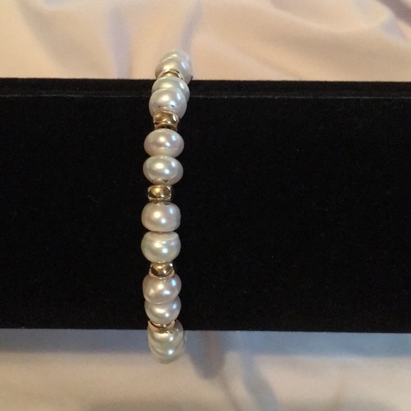 Jewelry - 14K yellow Gold Pearl Bracelet